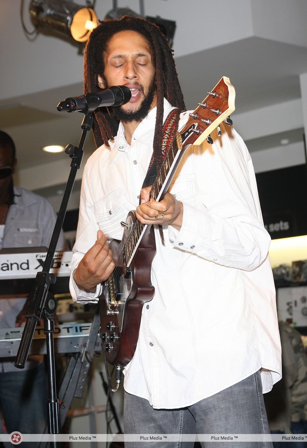 Julian Marley Performing live to promote the new range of headphones | Picture 112602